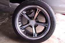 BMW RIM WITH TYRE.jpg